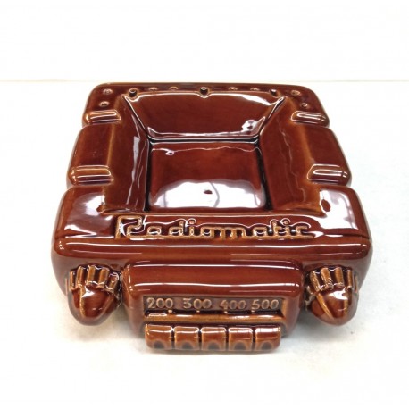 Adorno cerámica marrón radio clásica